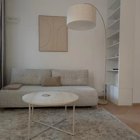 Boutique Studio In Saska Kepa - Pge & Francuska *